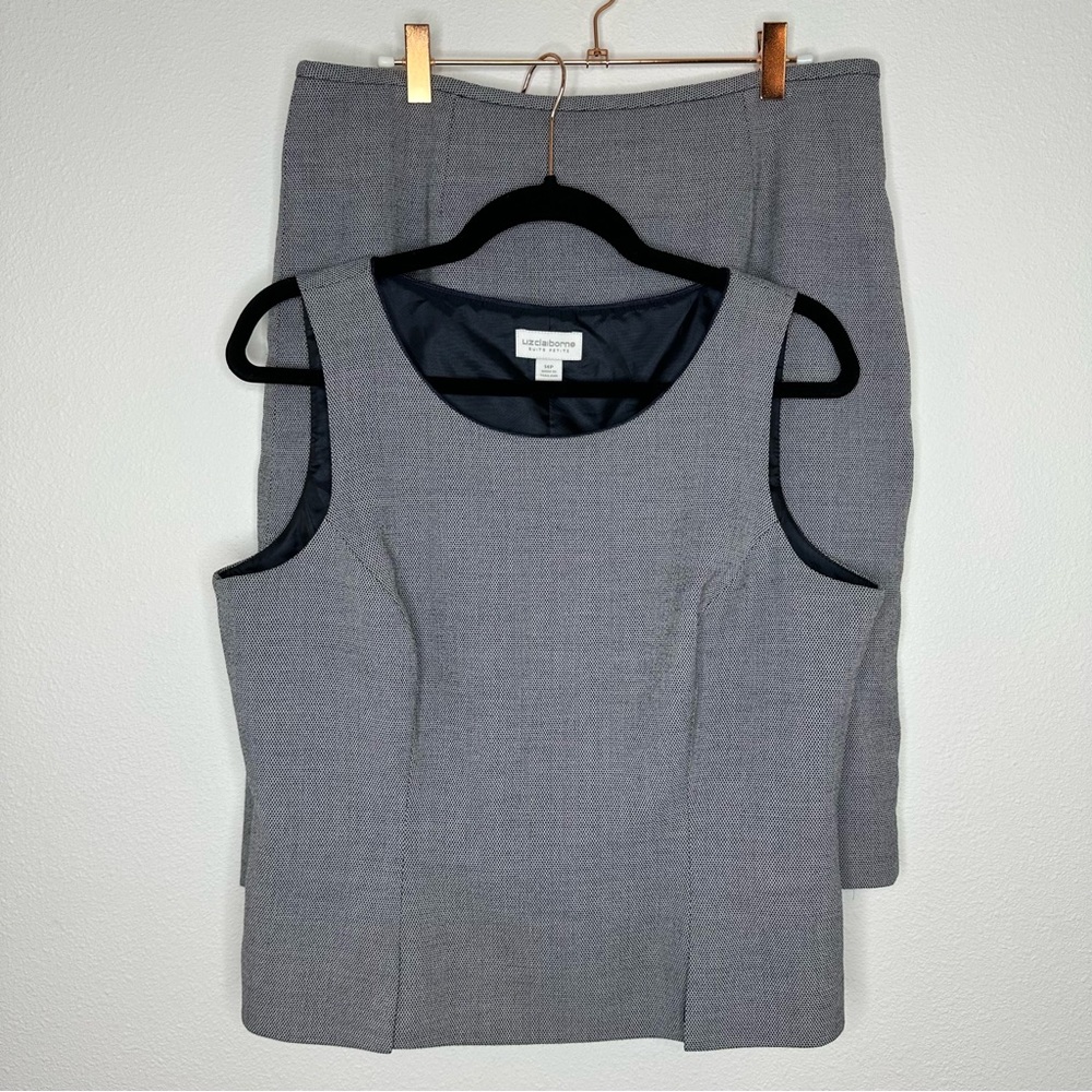 Liz Claiborne Suits Skirt and Top Set Sz 14P